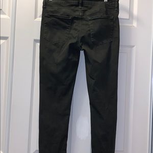 Skinny jeans stretch fits